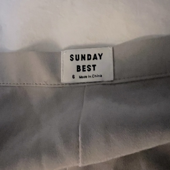 Sunday Best Ariel Skirt Size 6.  Great condition.  Taupe.  From Aritzia. - Picture 5 of 7